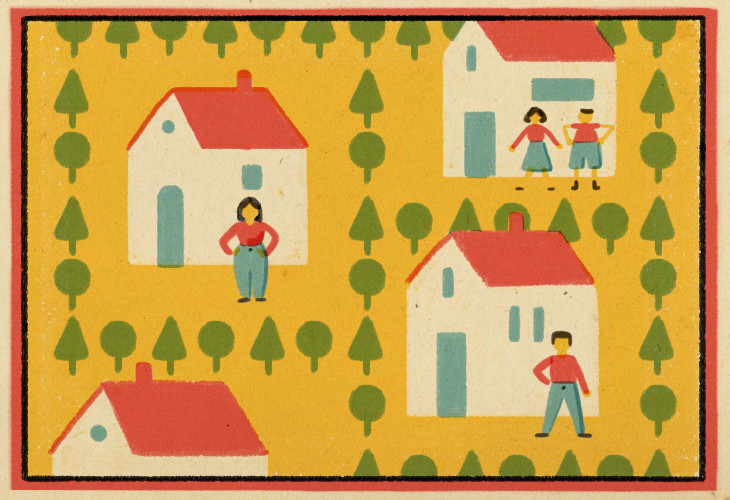 Casas y personas cerca de la puerta